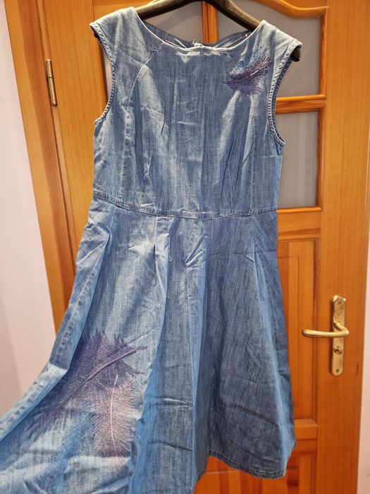 EDC by Esprit kolejna jeansowa sukienka letnia z haftem  rozmiar 42