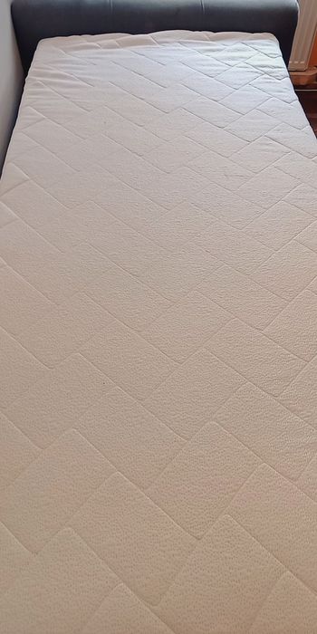 Łóżko jednoosobowe