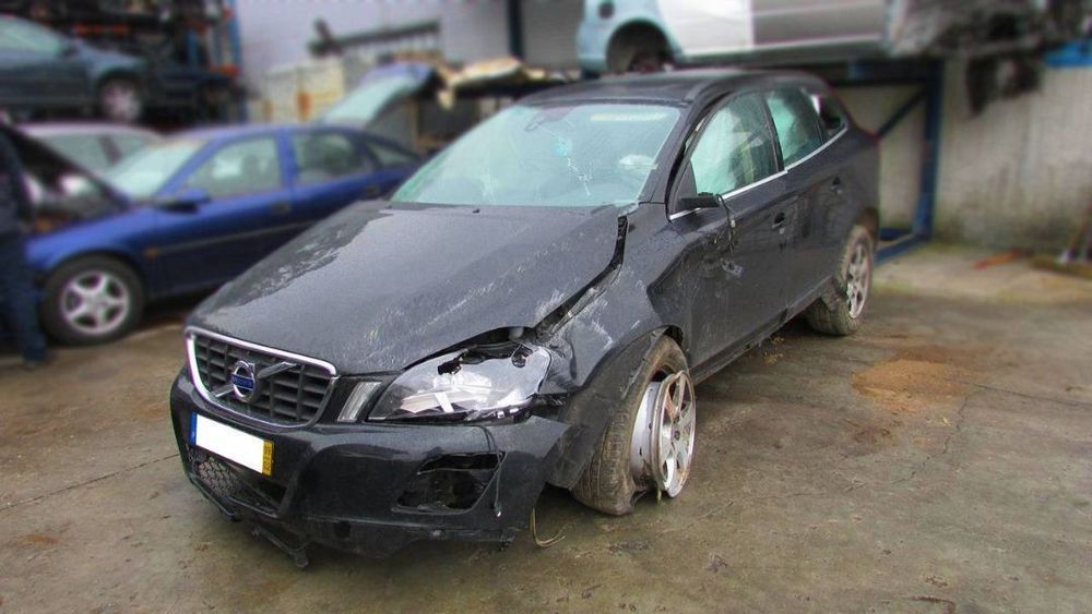 Volvo XC60 2.4 D5 (185CV) de 2009 - Peças Usadas (7069)