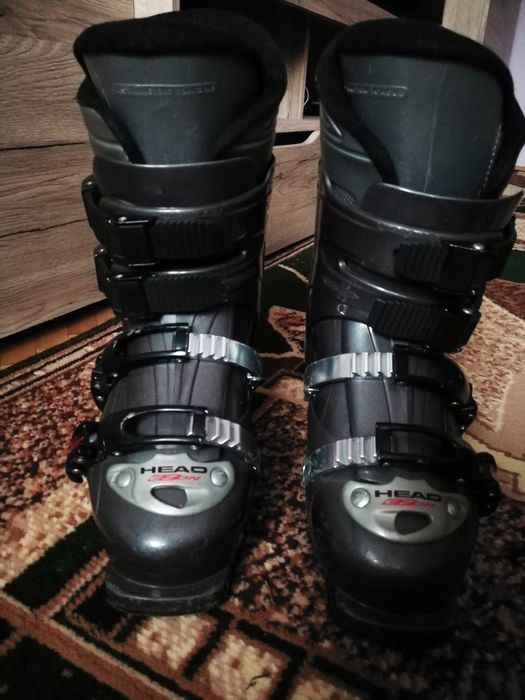 Продаю лижні черевики