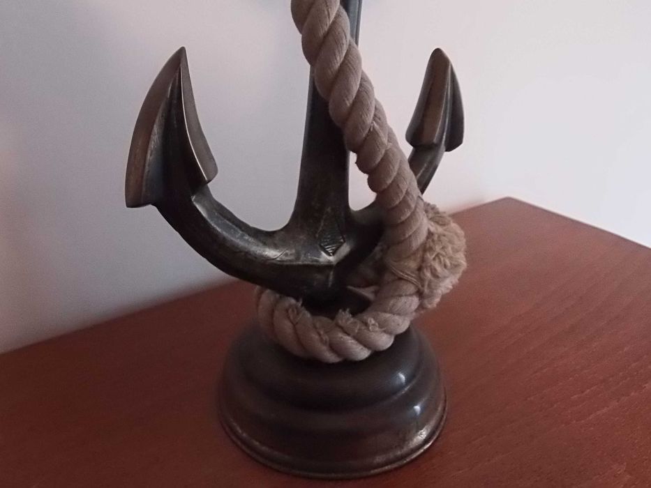 Candeeiro pé ancora