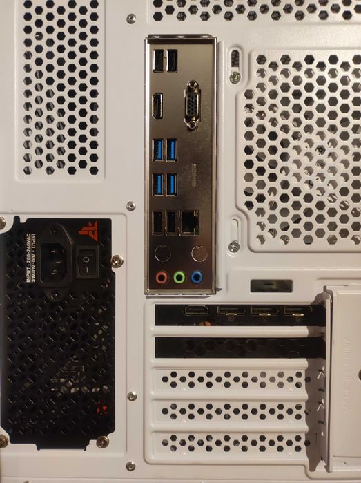 PC Gaming Ryzen 5500 • RTX 3070 • 32GB 3200 • 1TB NVMe • ARGB Branco