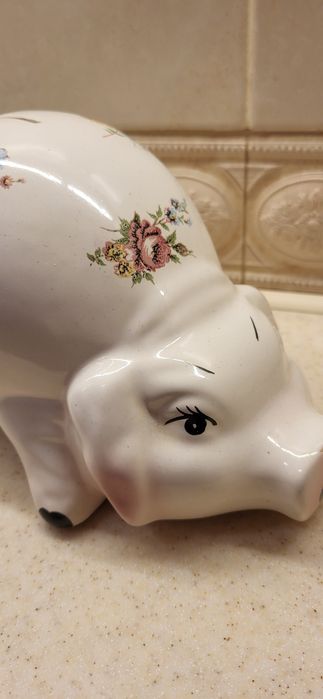 Статуэтки слон,фарфоровая девочка,свинка.