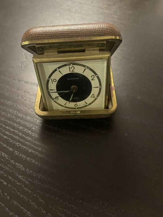 Relogio antigo com caixa