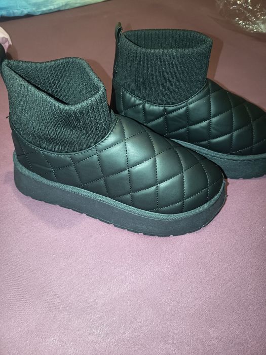 Продам нові уггі жіночі