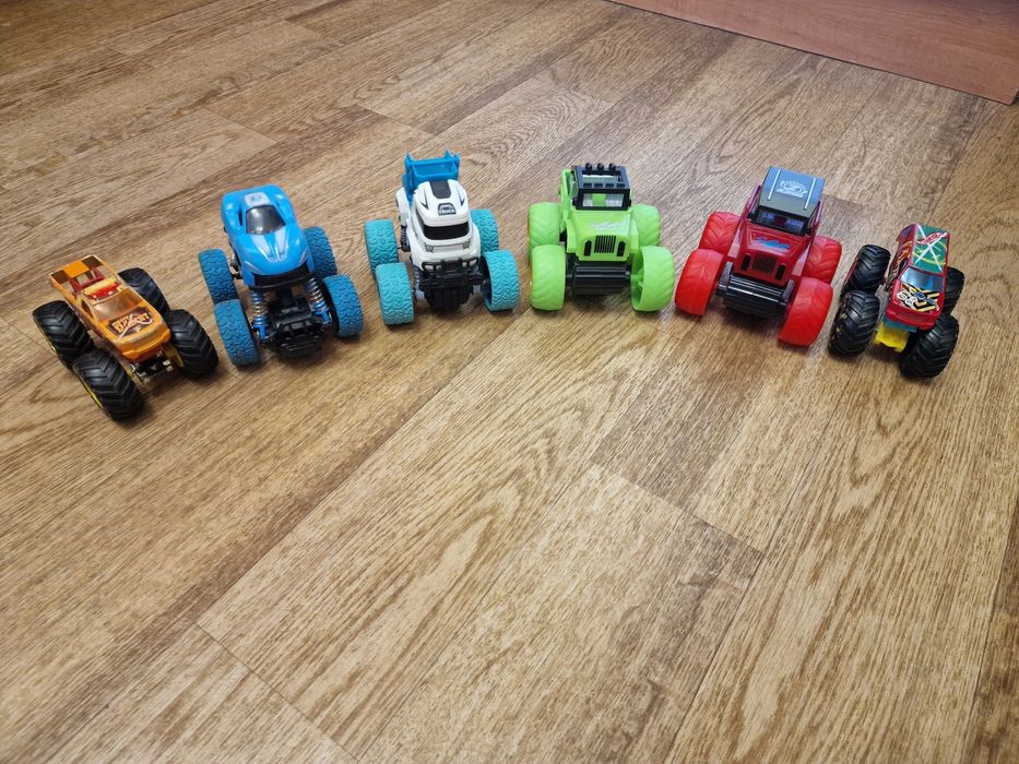 Машинки монстр траки