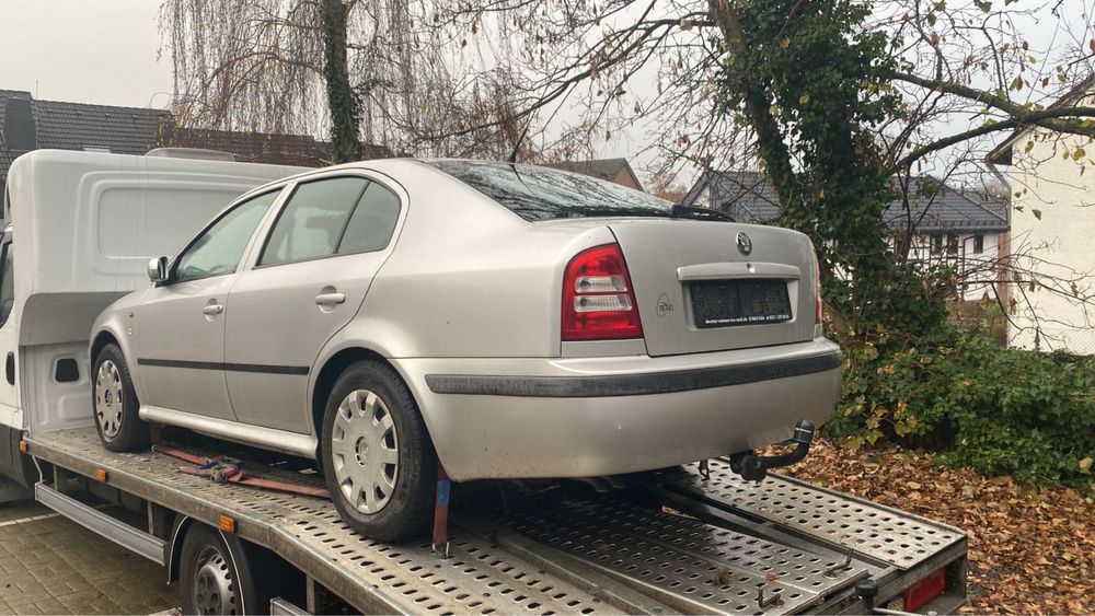 Свіжопригнані Skoda octavia tour малі пробіги