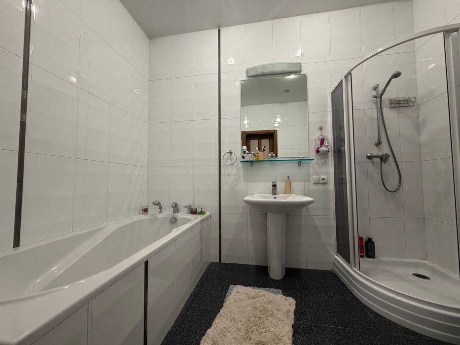 Продам 3к квартиру в центре Днепра. ЖК Созидатель .