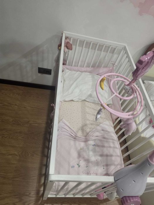 Cama grades bebé praticamente Nova