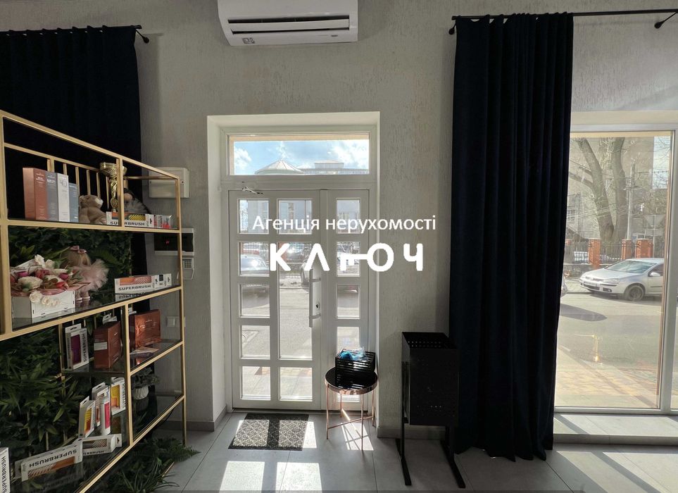 Продаж комерції,  ЦЕНТР, навпроти ПриватБанку