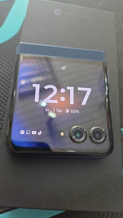 Motorola Razr 60 jak nowy