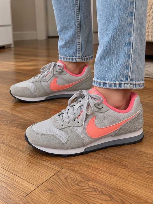 Nike sneakersy szare z różowym logo rozmiar 35,5