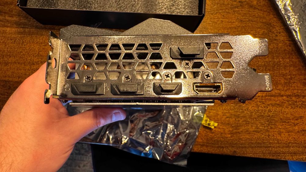 Gigabyte GeForce RTX 3080 GAMING OC 10G (10GB) — Excelente estado