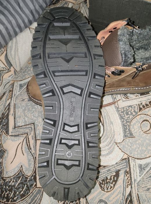 Продам Нові!!!Чоловічі  зимові черевики(ботинки)