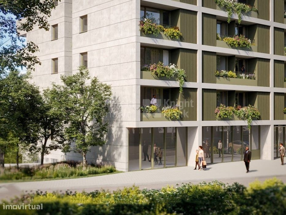 Apartamento T0 com varanda e estacionamento, nos Jardins d'Arrábida