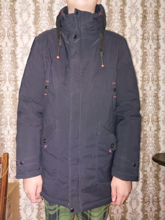 Продам зимнюю куртку на мальчика подростка. Размер  13-14 лет.