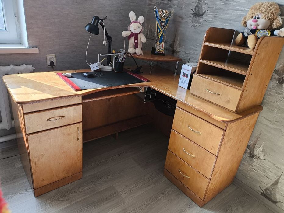 Стіл письмовий/комп'ютерний ручної роботи