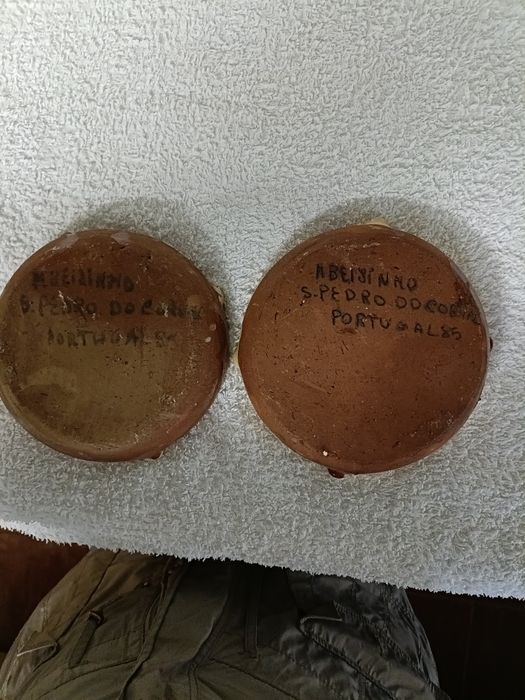 Em Viana do Castelo Cinzeiros típicos alentejanos