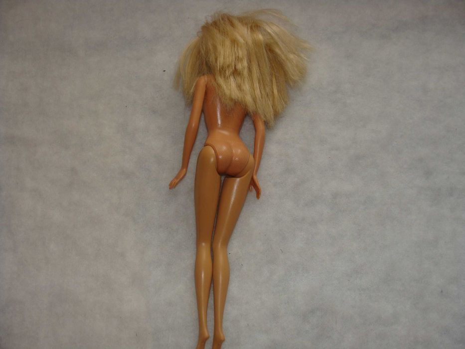 Barbie Chic Doll, yellow/orange dress (Ref. B8838) de 2003