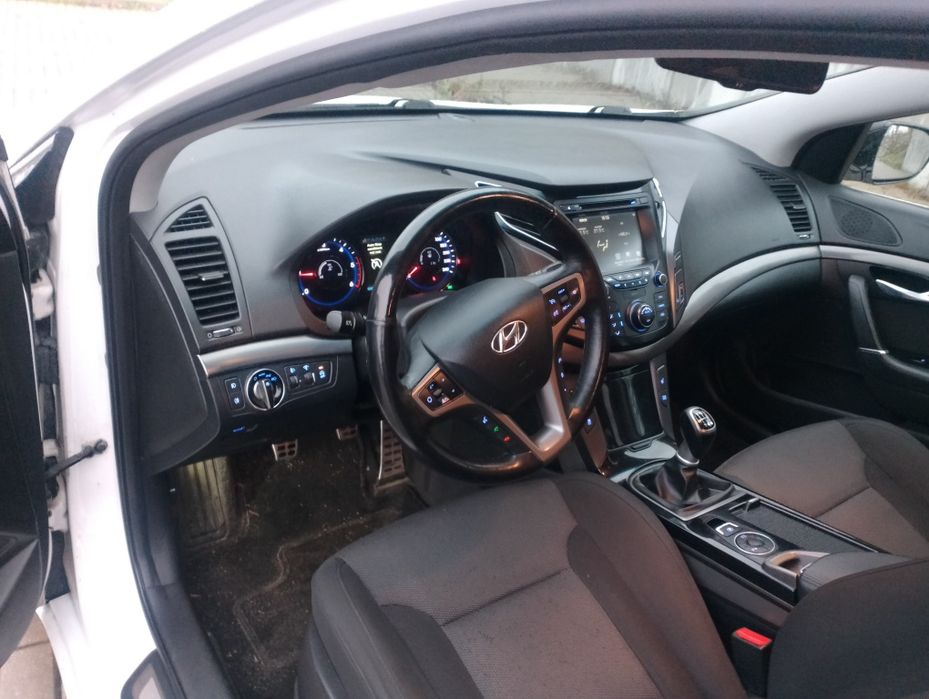 Sprzedam Hiundaj i40 kombi 2017r