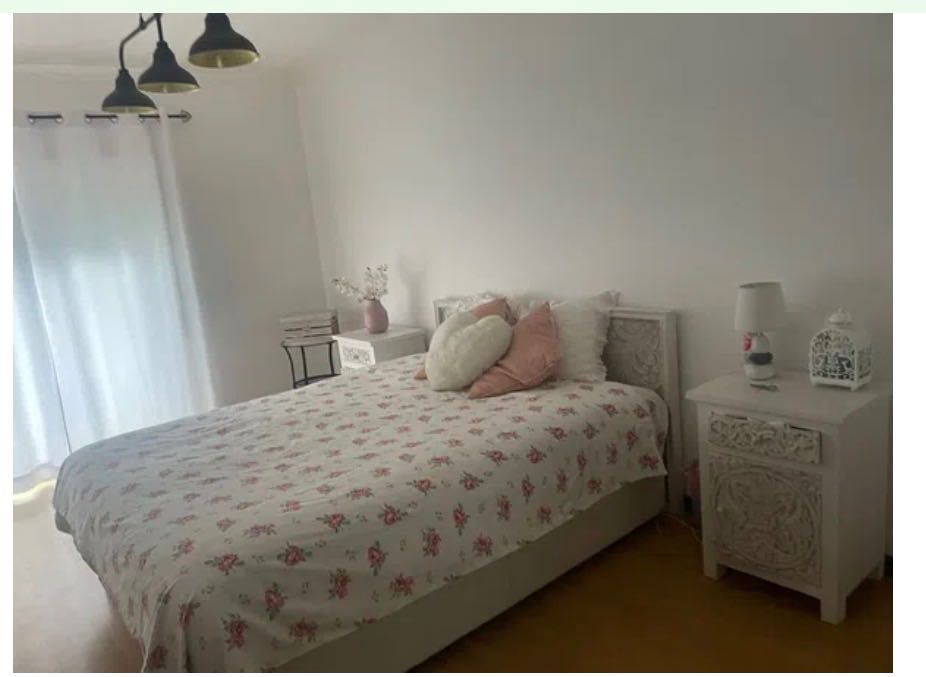 Quarto individual para senhora para arrendar no centro de Mafra