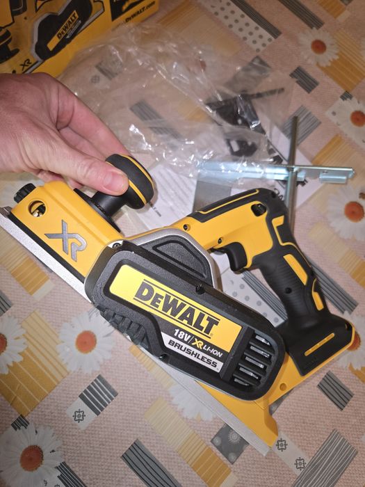 Strug dewalt body DCP580N