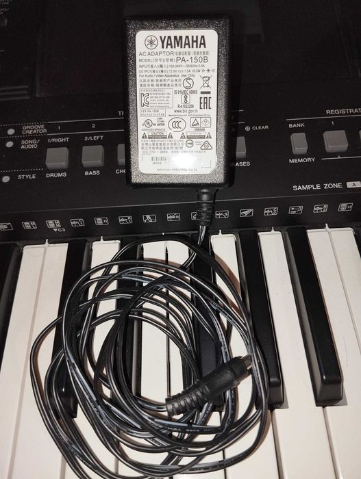 Teclado Yamaha PSR-E463