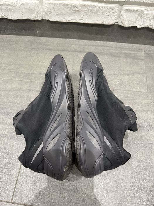 Buty Adidas Yeezy Boost 700 MNVN Triple Black 40 2/3