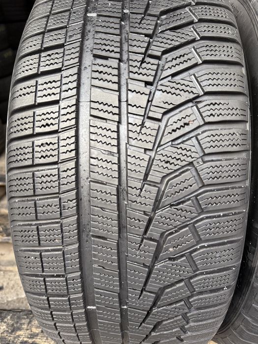 Зимові шини 235/45 R18 Hankook Winter Icept Evo 2 2шт.