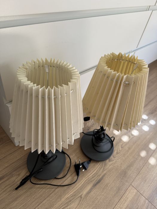 Dois candeeiros do Ikea