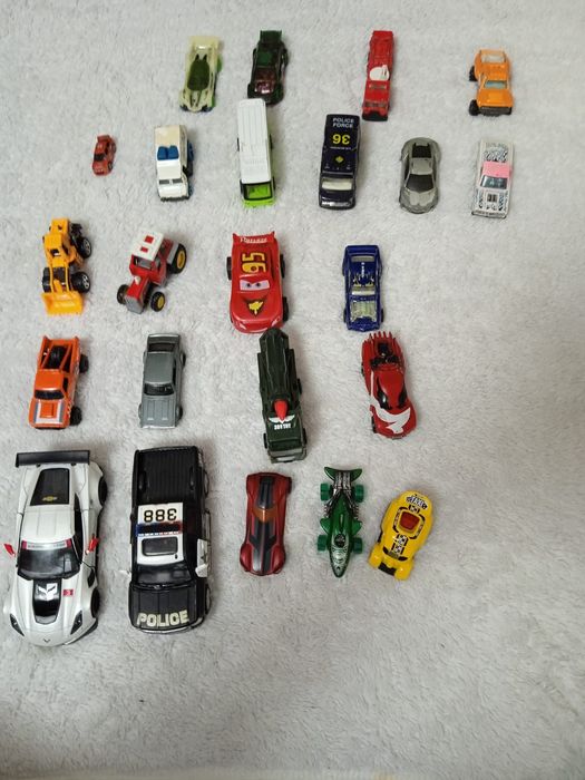 Машинки Hot wheels хот вілс і не тільки