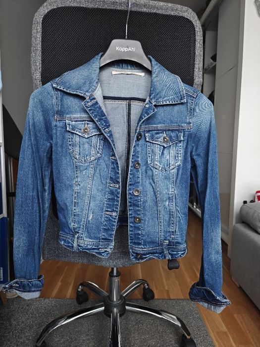 Krótka kurtka jeansowa