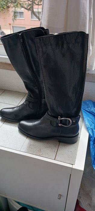 Botas ,pele,novos,35-36 ,16€