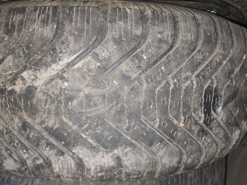275 60 R17 с дисками 6*139,7