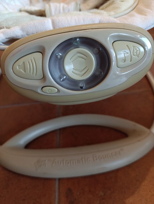 Cadeira bebé baloiço automático