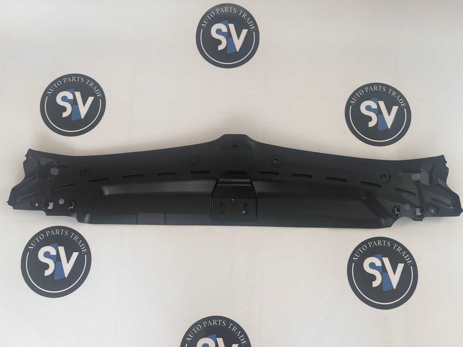 Накладка радіатора BMW 3 G20 G21 верхній центральний щиток 51767461970