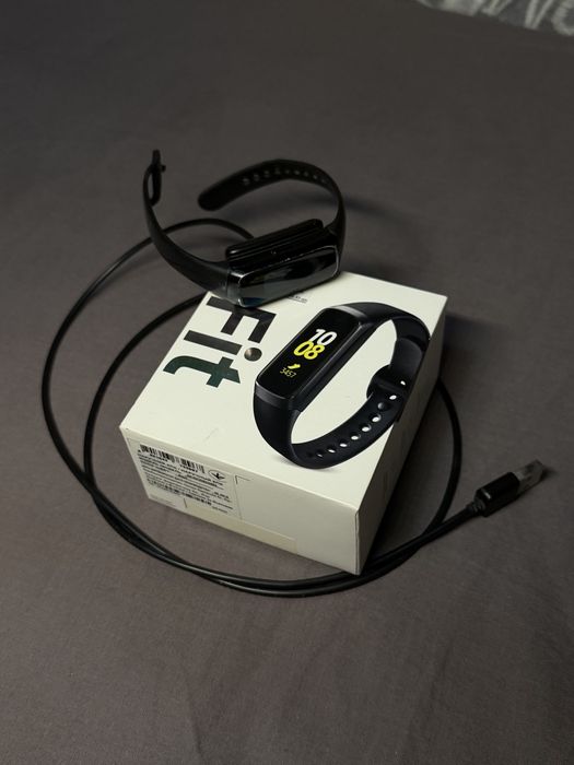 Фітнес-браслет Samsung Galaxy Fit