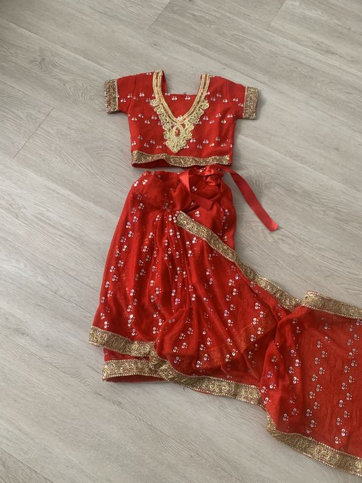 Костюми для дівчат