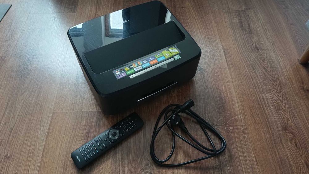 Smart Projektor 3D Philips Screeneo 1590 - ultrashort 100 cali z 45cm