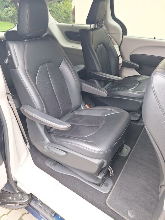 WYNAJEM  7 osobowy Chrysler Pacifica PREMIUM 3.6 V6