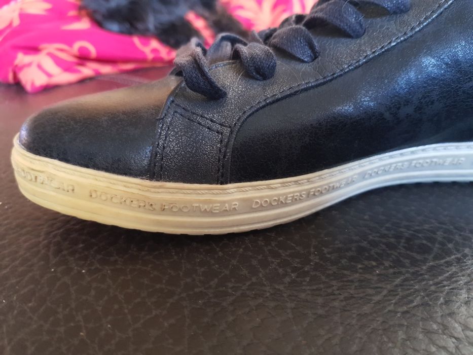 Damskie trampki skórzane Dockers  42