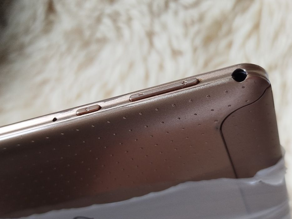 Планшет 10 дюймів під ремонт