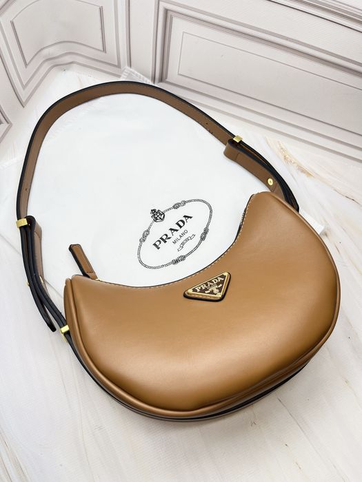 Сумка в коричневому кольорі