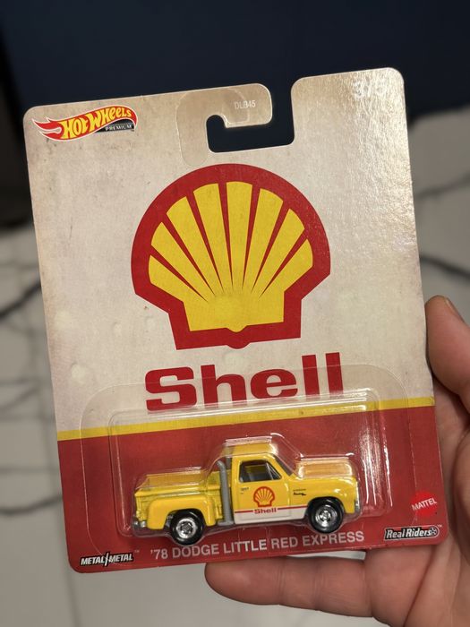 Hot Wheels Premium Shell ’78 Dodge Little Red Express Real Riders Oil