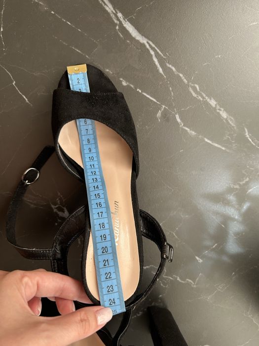 Босоніжки жіночі