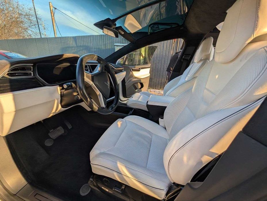 Продам власну Tesla model X 2017 року