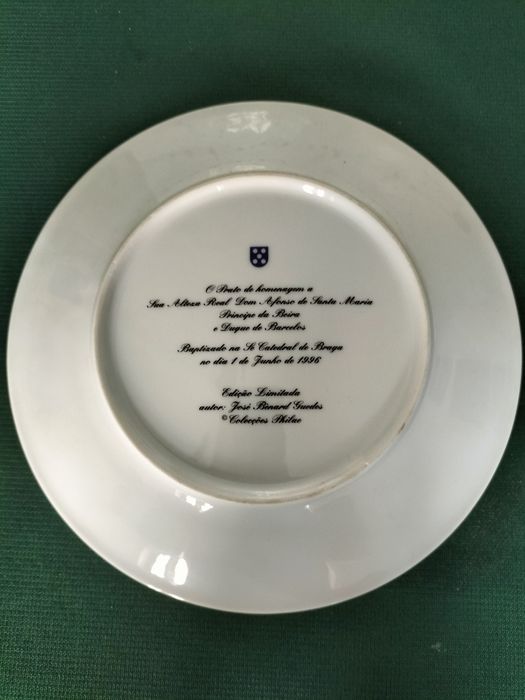 Conjunto de 3 pratos da família real Portuguesa