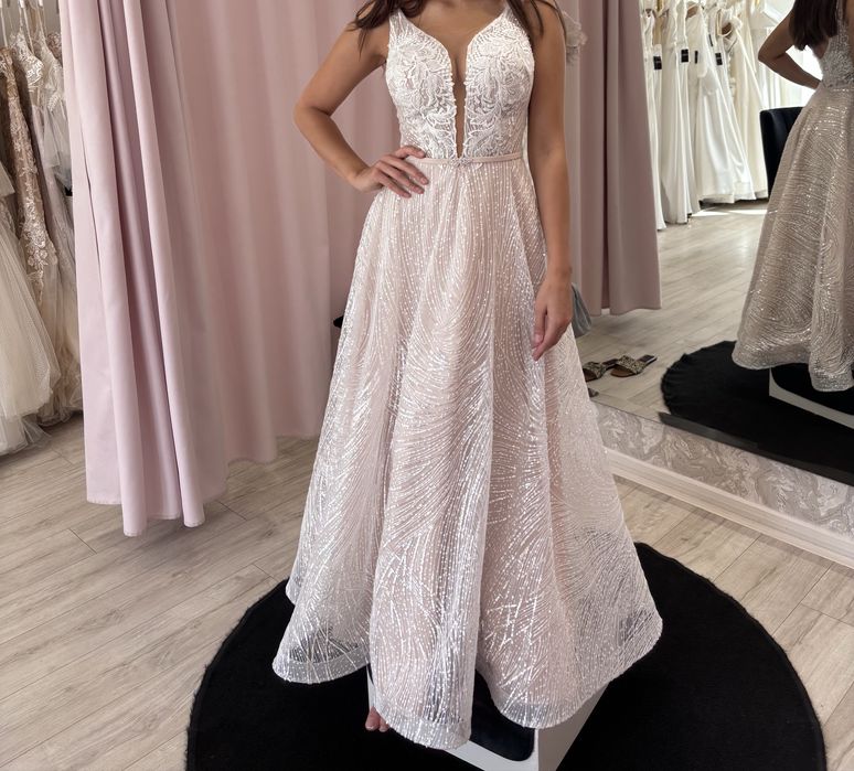 Piekna, nowa zjawiskowa suknia slubna