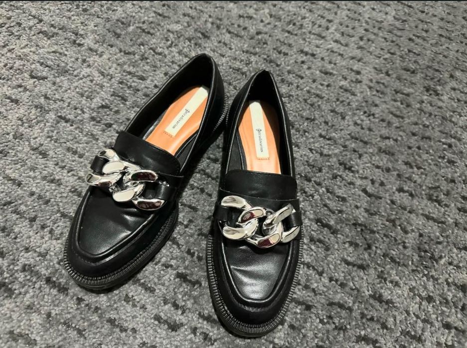 Stradivarius 36 розмір 23 см