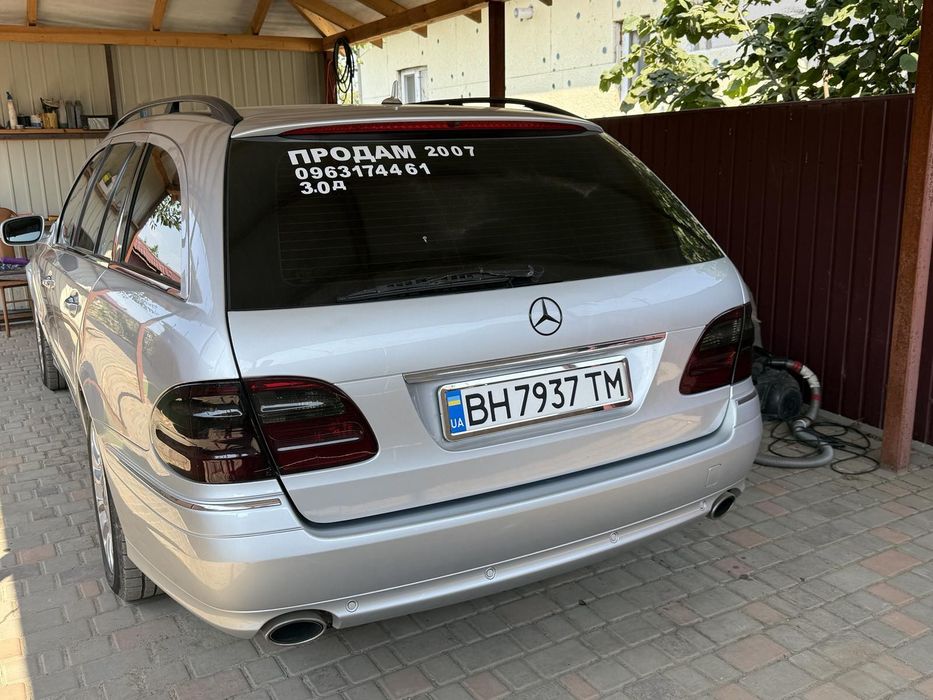 Mercedes-Benz E211 3.0D